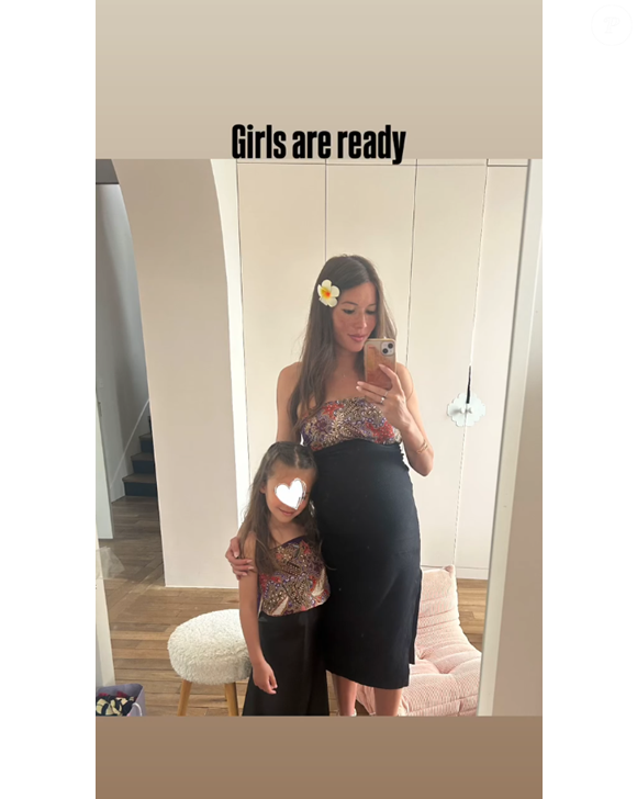 Emilie Broussouloux avec sa fille avant une fête pour son 3e enfant ©Emilie Broussouloux