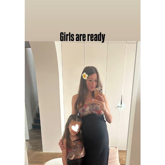 Emilie Broussouloux avec sa fille avant une fête pour son 3e enfant ©Emilie Broussouloux