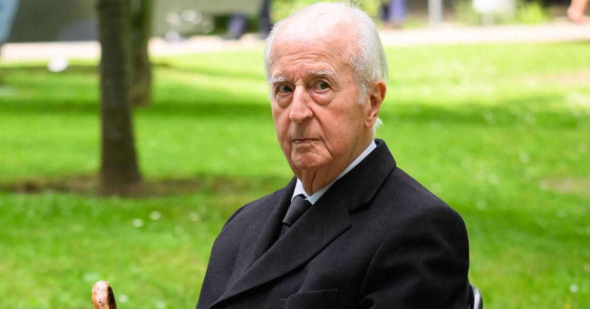 Non loin de la tour Eiffel, Edouard Balladur a vécu dans un appartement à la décoration surannée