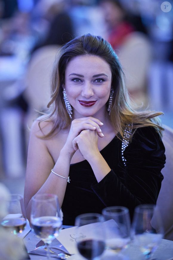 Exclusif - Delphine Wespiser à la soirée Global Gift Gala à l'hôtel Four Seasons George V à Paris, le 5 octobre 2024.

Photo : Cyril Moreau / Bestimage
