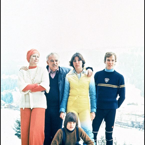 Il faisait partie de la famille princière

Archive - La princesse Grace, le prince Rainier et leurs enfants Caroline, Albert et Stéphanie à Gstaad
©DANIEL ANGELI / BESTIMAGE