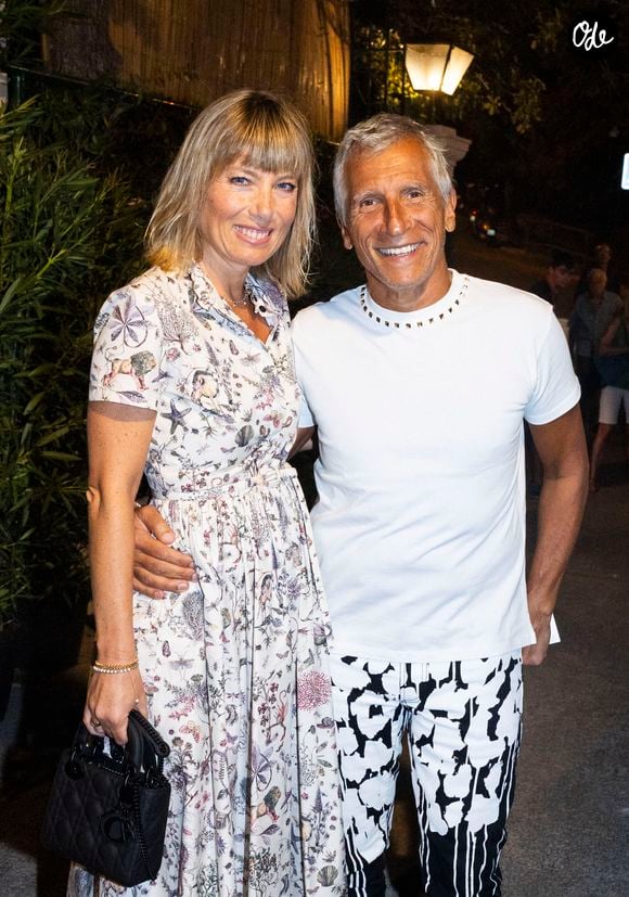 Exclusif - Nagui et sa femme Mélanie Page lors du spectacle "Les gros patinent bien" au théâtre de Verdure lors du 41ème Festival de Ramatuelle ( qui fête ses 40 ans) le 10 août 2025. © Cyril Bruneau / Bestimage
