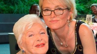 Après avoir lancé un nouveau projet à 98 ans, Line Renaud célèbre l'événement entourée de Claude Chirac