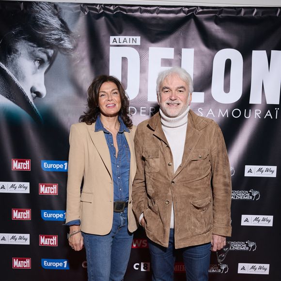 Exclusif - Pascal Praud et sa compagne Catherine Bancarel au photocall de la soirée Ciné-concert symphonique "Alain Delon, le dernier Samouraï" au Palais des congrès à Paris le 8 novembre 2024 le jour de son anniversaire.

© Jacovides / Moreau / Bestimage