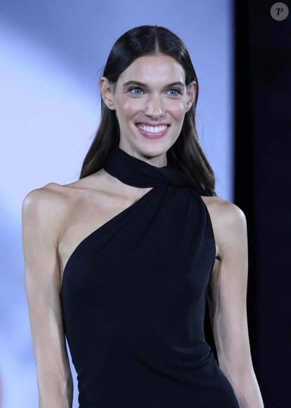Charlotte Cardin au défilé « L' OREAL » Collection Prêt-à-Porter Printemps-Été 2026 lors de la Fashion Week de Paris (PFW), le  29 Septembre 2025.
© Denis Guignebourg / Bestimage