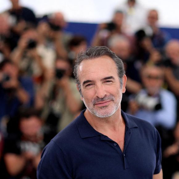 Jean Dujardin au photocall du film "Novembre" lors du 75ème Festival International du Film de Cannes, France, le 23 mai 2022. © Dominique Jacovides/Bestimage