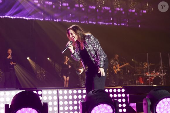 Il s'agit de Tina Arena

Exclusif - Tina Arena lors du concert Stars 80 vs Stars 90 au stade Decathlon Arena à Lille le 6 juin 2025. Ce concert a été diffusé en direct sur M6 le 7 juin 2025.

© Jack Tribeca / Bestimage