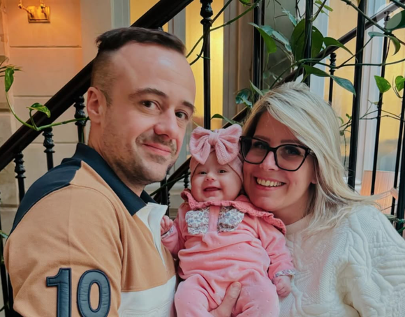 Mélanie Gonzalez, son époux et l'une de leur fille. Capture Instagram Famille Gonzalez