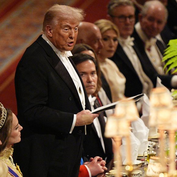 Donald J. Trump (président des Etats-Unis) et la Première dame Melania Trump, le roi Charles III d'Angleterre et Camilla Parker Bowles, reine consort d'Angleterre, le prince William, prince de Galles, et Catherine (Kate) Middleton, princesse de Galles, lors du banquet d'Etat au chateau de Windsor en l'honneur de la visite officielle de président Donald Trump et de la Première dame Melania au Royaume-Uni, 17 septembre 2025. © Aaron Chown/WPA-Pool / Julien Burton via Bestimage