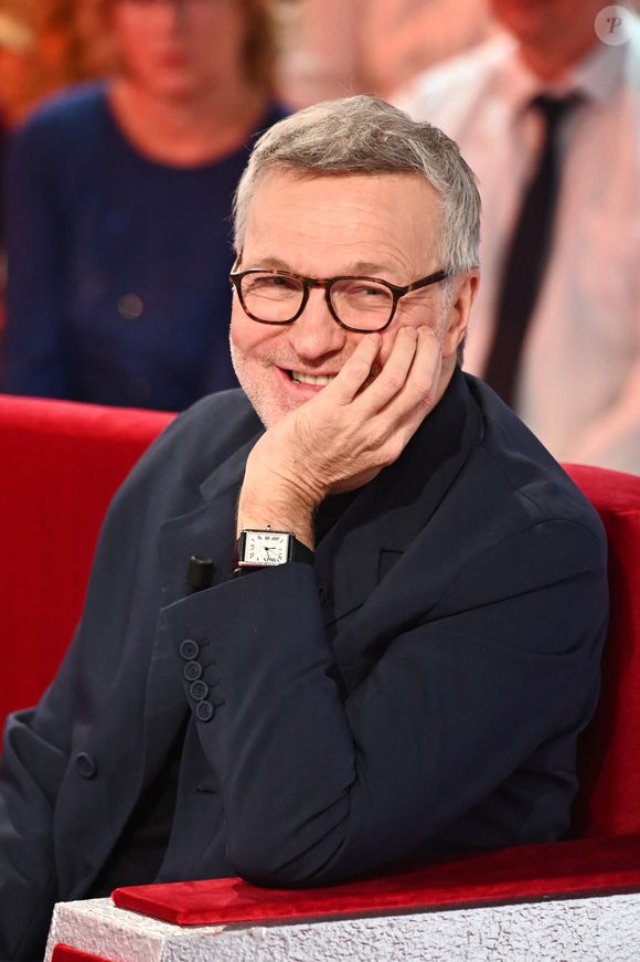 Plus de peur que de mal mais l’incident restera comme une anecdote cocasse de la soirée.

Exclusif - Laurent Ruquier - Enregistrement de l'émission "Vivement Dimanche" au Studio Gabriel à Paris, France, le 1er octobre 2024, présentée par M.Drucker et diffusée le 3 novembre sur France 3. © Guillaume Gaffiot/Bestimage