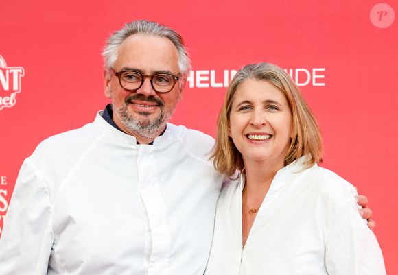 Stéphanie et David Le Quellec au photocall de la cérémonie de remise des étoiles Michelin au Grimaldi Forum de Monaco, le 16 mars 2026. 1 étoile, 7 nouveaux 2 étoiles et 1 nouveau 3 étoiles pour l'édition 2026. Claudia Albuquerque/Bestimage