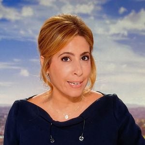 Captures d'écran - Léa Salamé présente son premier journal de 20 heures sur France 2 le 1er septembre 2025.

© Alain Guizard / Bestimage