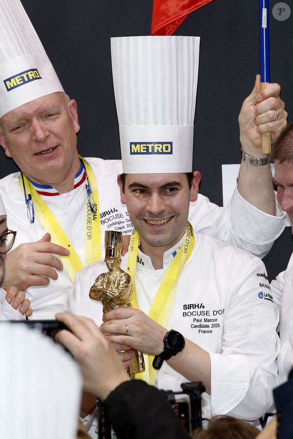 Le chef Français Paul Marcon, au centre, célèbre sa victoire, avec ses coéquipiers, après avoir remporté le trophée "Bocuse d'Or", à Lyon, le plus prestigieux concours de la gastronomie mondiale, qui a été créé en 1987 par le chef lyonnais Paul Bocuse pour récompenser les jeunes talents culinaires internationaux. © Pascal Fayolle/Bestimage