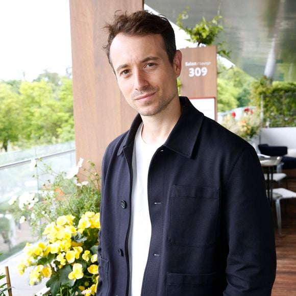 Hugo Clément (Journaliste) au déjeuner dans la loge de France TV lors des Internationaux de France de Tennis de Roland Garros 2024 - Jour 6 à Paris, France, le 31 mai 2024. © Bertrand Rindoff/Bestimage