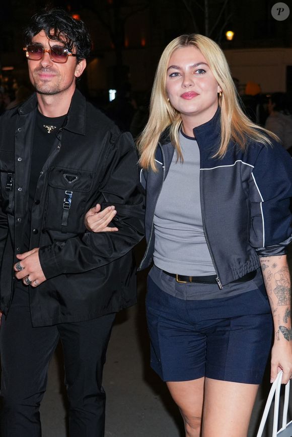 Pertuis se trouverait aussi à proximité de la maison des parents d’Esmée, leur fille née en 2020. Louane et Florian Rossi vivent ensemble depuis désormais huit ans.

Florian Rossi et Louane arrivent à l'after party Miu Miu pendant la Semaine de la Mode Femme Automne/Hiver 2025/2026 à Paris le 11 mars 2025 à Paris, France.  Photo by Lucia Sabatelli / Bestimage