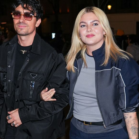 Pertuis se trouverait aussi à proximité de la maison des parents d’Esmée, leur fille née en 2020. Louane et Florian Rossi vivent ensemble depuis désormais huit ans.

Florian Rossi et Louane arrivent à l'after party Miu Miu pendant la Semaine de la Mode Femme Automne/Hiver 2025/2026 à Paris le 11 mars 2025 à Paris, France.  Photo by Lucia Sabatelli / Bestimage