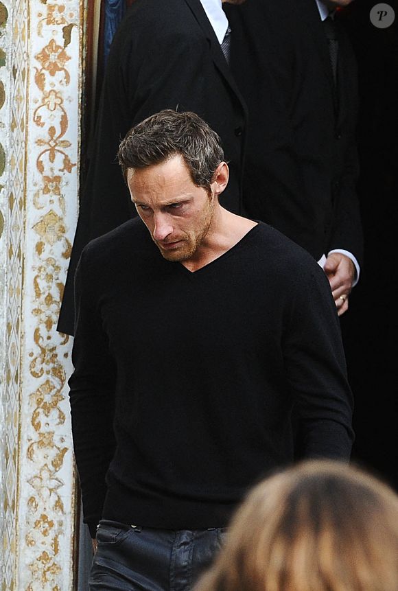 Franck Delay assistant à la messe de funérailles de l'acteur et chanteur français Filip Nikolic à l'église orthodoxe de Sainte-Geneviève-des-Bois, au sud de Paris, France, le 24 septembre 2009. Photo par Frederic Nebinger/ABACAPRESS.COM