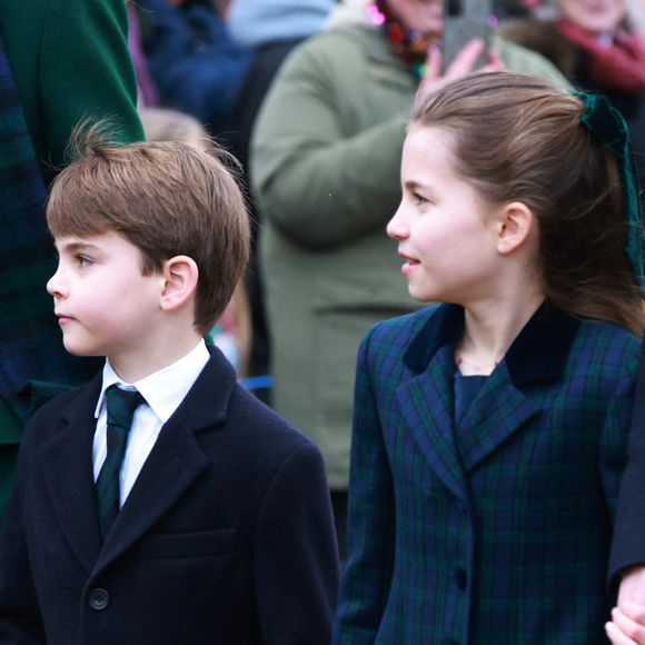 Qui célèbre ses 7 ans ce mercredi 23 avril 2025

Prince Louis, Princesse Charlotte - La famille royale britannique se rend à la messe de Noël à Sandringham le 25 décembre 2024.
Mirrorpix / Bestimage