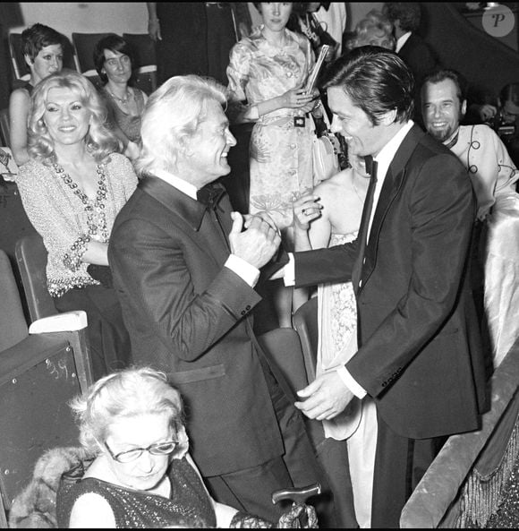 Archives - Jean Marais et Alain Delon au Gala de l'union des artistes.