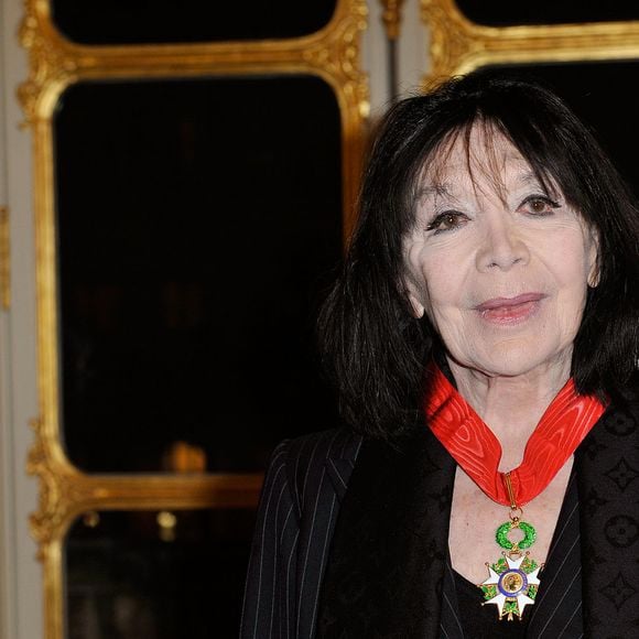 Juliette Greco recoit les insignes de Commandeur de l'ordre national de la Legion d'Honneur lors d'une ceremonie au ministere de la culture a Paris le 12 decembre 2012. Photo par Agence / Bestimage