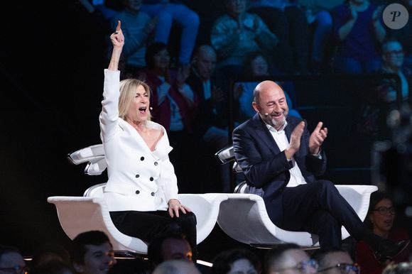 Exclusif - Kad Merad et Michele Laroque lors de l'enregistrement de l'émission "La chanson secrète N°14", présentée par Nikos Aliagas et diffusée le 26 décembre sur TF1, à Paris le 9 décembre 2025. © Jacovides-Moreau/Bestimage
