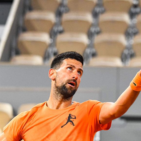 Novak Djokovic (SRB) aux internationaux de France de Tennis de Roland Garros 2026, à Paris, France, le 19 mai 2026. © Baptiste Autissier/Psnewz/Bestimage