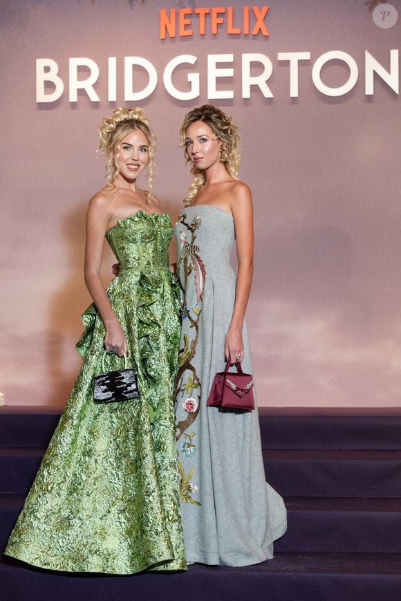Cette rupture serait une conséquence directe et inattendue des récents choix sentimentaux très médiatisés de sa grande sœur, Maria-Carolina.

Princesse Maria Carolina de Bourbon des Deux-Siciles, Princesse Maria Chiara de Bourbon des Deux-Siciles - Photocall de l'avant-première mondiale parisienne de la saison 4 Netflix de "Bridgerton" au Palais Brongniart à Paris, France, le 14 janvier 2026. © Cyril Moreau/Bestimage