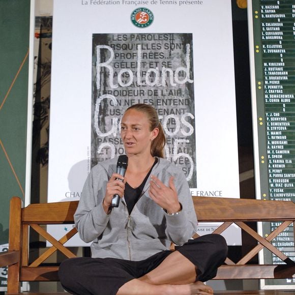 La Française Mary Pierce lors d'une interview aux Internationaux de France de Tennis à Roland Garros à Paris, France, le 4 juin 2005. Photo par Corinne Dubreuil/Cameleon/ABACAPRESS.COM