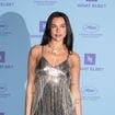 Dua Lipa s'installe dans un lieu prestigieux de Paris pour présenter sa marque de skincare, photos de l'ouverture
