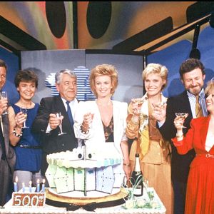 Il était l'un des visages emblématiques de l'émission culte "Tournez Manège" sur TF1

Archives - L'équipe de l'émission Tournez Manège sur le plateau de TF1 en 1987.
Crédit : AGENCE / BESTIMAGE