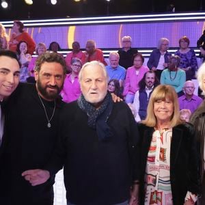 Exclusif - Jordan Deluxe, Cyril Hanouna, Jean-Jacques Debout, Chantal Goya, Hugues Aufray sur le plateau de l’enregistrement de l’émission « Face à Hanouna » présentée par C.Hanouna  et diffusée sur C8 le 27 avril 2024, à Paris, France, le 25 avril 2024. © Jack Tribeca / Bestimage