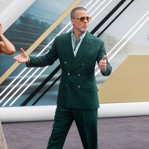 Brad Pitt à l'avant première européenne de "F1" à Londres le 24 juin 2025. 

Photo : Backgrid UK/ Bestimage