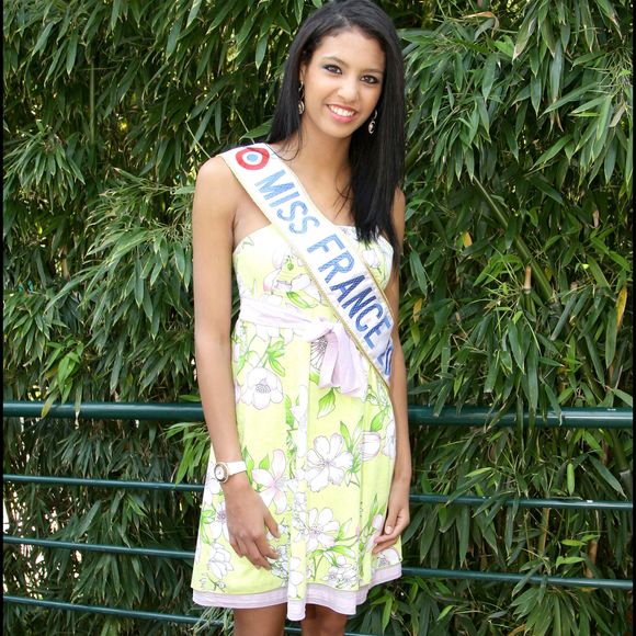 CHLOE MORTAUD MISS FRANCE 2009 - TOURNOI DE ROLAND GARROS 2009 - INTERNATIONAUX DE FRANCE - JOURNEE DU MERCREDI 3 JUIN
# | 00142886