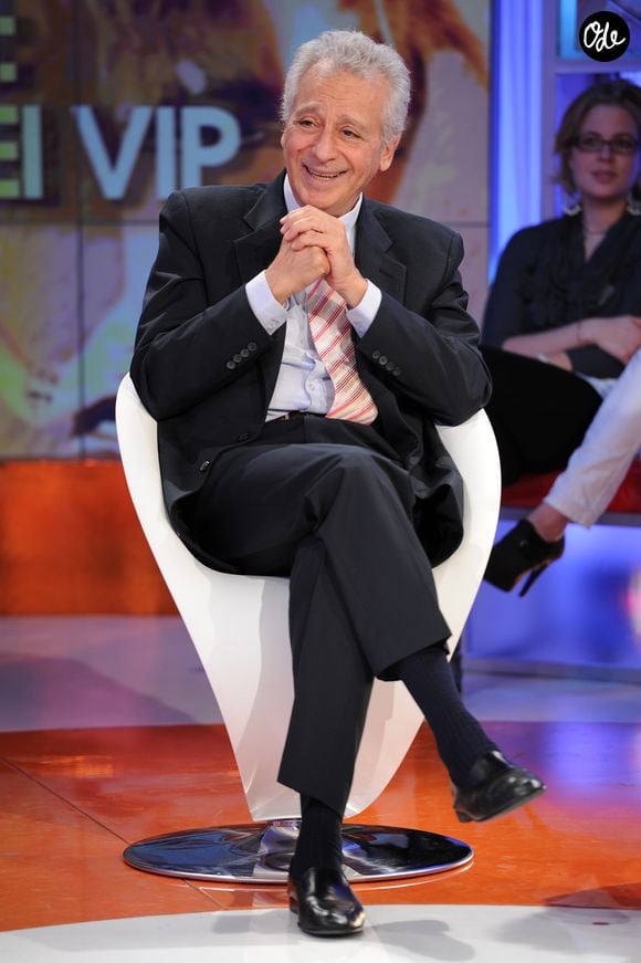 Le médecin nutritionniste français Pierre Dukan est invité sur le plateau de l'émission de télévision italienne Verissimo, à Milan (Italie).