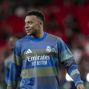 La demeure, imaginée par l’architecte Joaquín Torres, s’étend sur 1 200 m² habitables sur un terrain de 3 000 m².

Kylian Mbappe 10 du Real Madrid CF regarde le match de l'UEFA Champions League entre SL Benfica et Real Madrid CF à l'Estadio do SL Benfica le 17 février 2026
Imago/PsnewZ/Bestimage