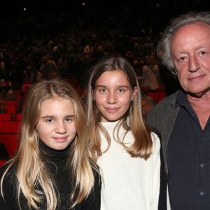 Exclusif - Didier Barbelivien et ses filles Louise et Lola - Salle - Spectacle symphonique Claude Lelouch "D'un film à l'autre" au Palais des Congrès de Paris le 14 novembre 2022. © Moreau / Rindoff / Bestimage
