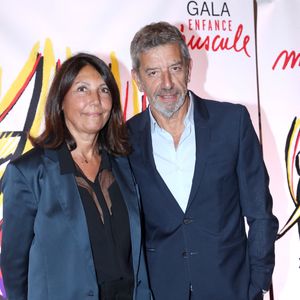 Docteur Michel Cymes et sa femme Nathalie Cymes à la soirée de gala Enfance Majuscule à Salle Gaveau à Paris le 7 octobre 2024. Bertrand Rindoff / Bestimage