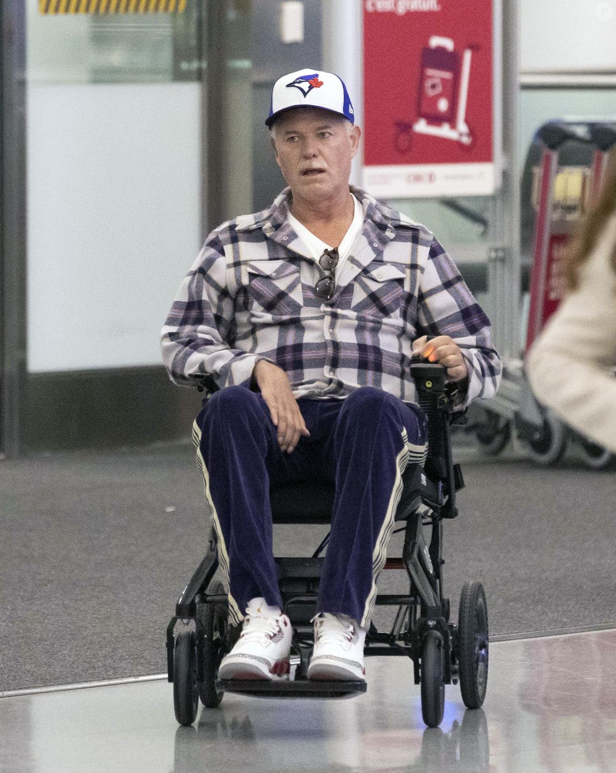Imagedirect Photo : 10/16/2025 EXCLUSIF : Eric Dane est aperçu dans un fauteuil ...