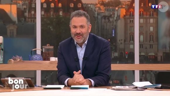 Bruce Toussaint dans "Bonjour !", la matinale de TF1, le 24 avril 2026, jour de sa dernière apparition à l'antenne

Capture d'écran TF1