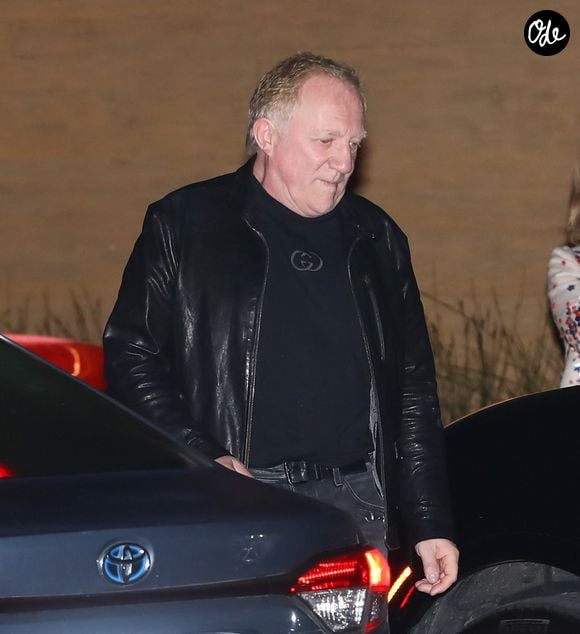 François-Henri Pinault, quittant le Nobu Malibu après un dîner de trois heures avec leurs enfants et des amis.
Crédit : Backgrid USA / Bestimage
