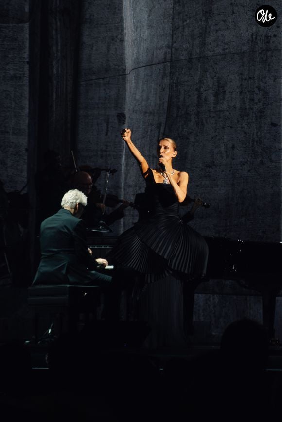 Celine Dion, tenue et bijoux Boucheron, lors de son premier concert à la Plénitude Arena à Paris La Défense le 12 septembre 2026. Agence / Bestimage