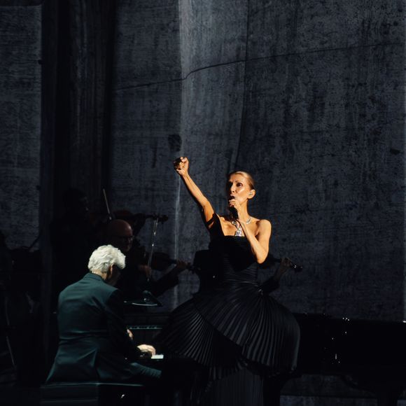 Celine Dion, tenue et bijoux Boucheron, lors de son premier concert à la Plénitude Arena à Paris La Défense le 12 septembre 2026. Agence / Bestimage