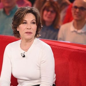 Elle a notamment été choquée d’entendre des regrets liés à des rôles jamais proposés à Nadia Farès.

Mathilde Seigner - Enregistrement de l'émission Vivement dimanche au studio Rive gauche, presentée par Michel Drucker . Diffusion sur France 3 le 22 février 2026 © Guillaume Gaffiot/Bestimage