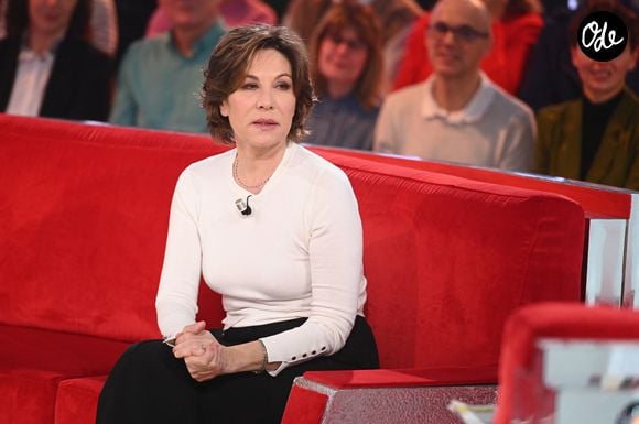Elle a notamment été choquée d’entendre des regrets liés à des rôles jamais proposés à Nadia Farès.

Mathilde Seigner - Enregistrement de l'émission Vivement dimanche au studio Rive gauche, presentée par Michel Drucker . Diffusion sur France 3 le 22 février 2026 © Guillaume Gaffiot/Bestimage