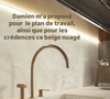 La future cuisine mêlera bois chaleureux, pierre beige et robinetterie cuivrée.

Véronika Loubry rénove sa maison et dévoile les coulisses. Capture d'écran Instagram