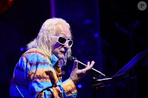 S'il a été l'un des premiers artistes à créer un site Internet mais aussi à avoir enregistré une chanson inspiré par la technologie baptisée Computer's Dream en 1971, le papa de Louka s'est aussi intéressé à l'Intelligence Artificielle.

Exclusif - Michel Polnareff - Les célébrités sont venues applaudir M.Polnareff lors de son concert à la citadelle de Saint-Tropez, le 13 août 2024. 
© Brun Jacob / Nice Matin / Bestimage