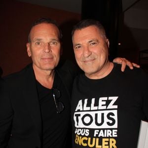 Jean-Marie Bigard et Laurent Baffie ont posé ensemble le sourire aux lèvres.

Laurent Baffie et Jean-Marie Bigard après le spectacle "Il Etait Une Fois Jean-Marie Bigard" à L'Olympia de Paris, France, le 27 février 2020. © Philippe Baldini/Bestimage