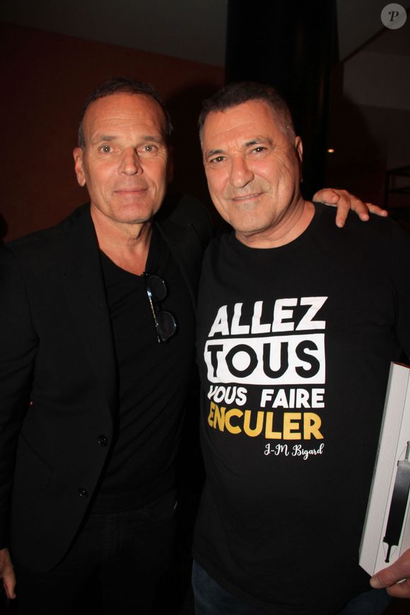 Jean-Marie Bigard et Laurent Baffie ont posé ensemble le sourire aux lèvres.

Laurent Baffie et Jean-Marie Bigard après le spectacle "Il Etait Une Fois Jean-Marie Bigard" à L'Olympia de Paris, France, le 27 février 2020. © Philippe Baldini/Bestimage