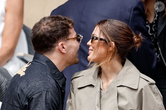 Iris Mittenaere et Antoine Dupont toujours aussi soudés : le couple en mode  décontracté pour ses retrouvailles à Saint-Tropez - Purepeople