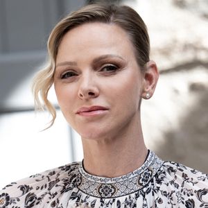 Charlene de Monaco, épouse du prince Albert II et mère des jumeaux Jacques et Gabriella, a accordé un entretien exceptionnel à "Ouest-France"...

Le prince Albert II de Monaco, la princesse Charlène de Monaco, le prince Jacques de Monaco, marquis des Baux, et la princesse Gabriella de Monaco, comtesse de Carladès, ont été accueillis à Mur-de-Barrez en aveyron. © NivierePool/Bestimage